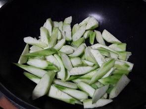 梦见吃白鸡瓜,揭秘白鸡瓜的神秘寓意